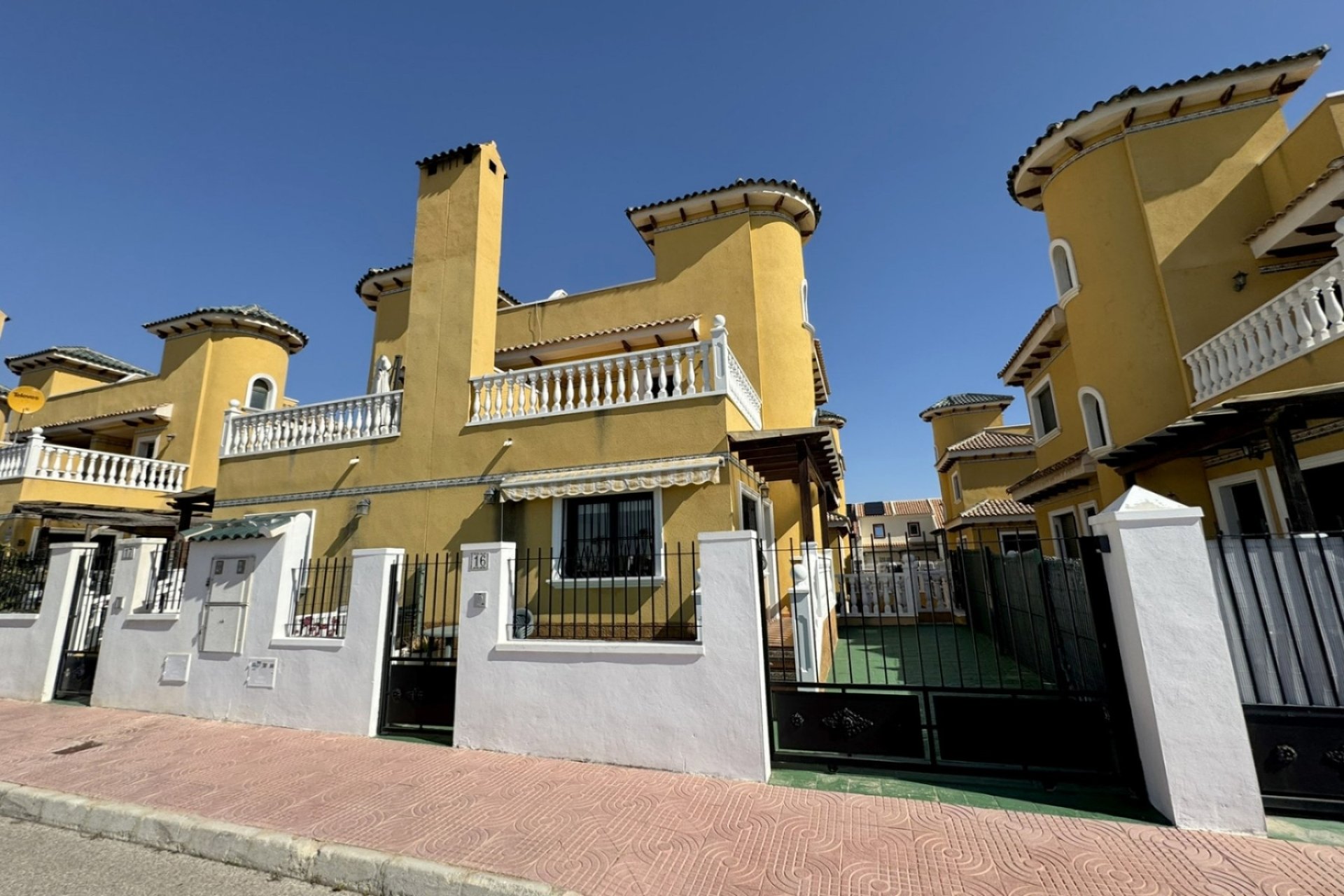 Resale - Villa / Semi-detached -
Ciudad Quesada