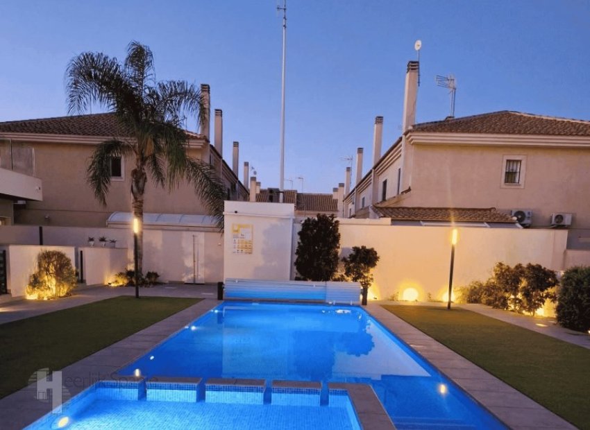 Resale - Villa / Semi-detached -
San Javier - Santiago De La Ribera