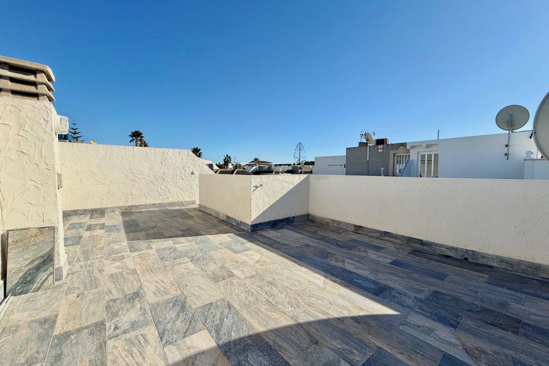Resale - Villa / Semi-detached -
Torrevieja - El Chaparral