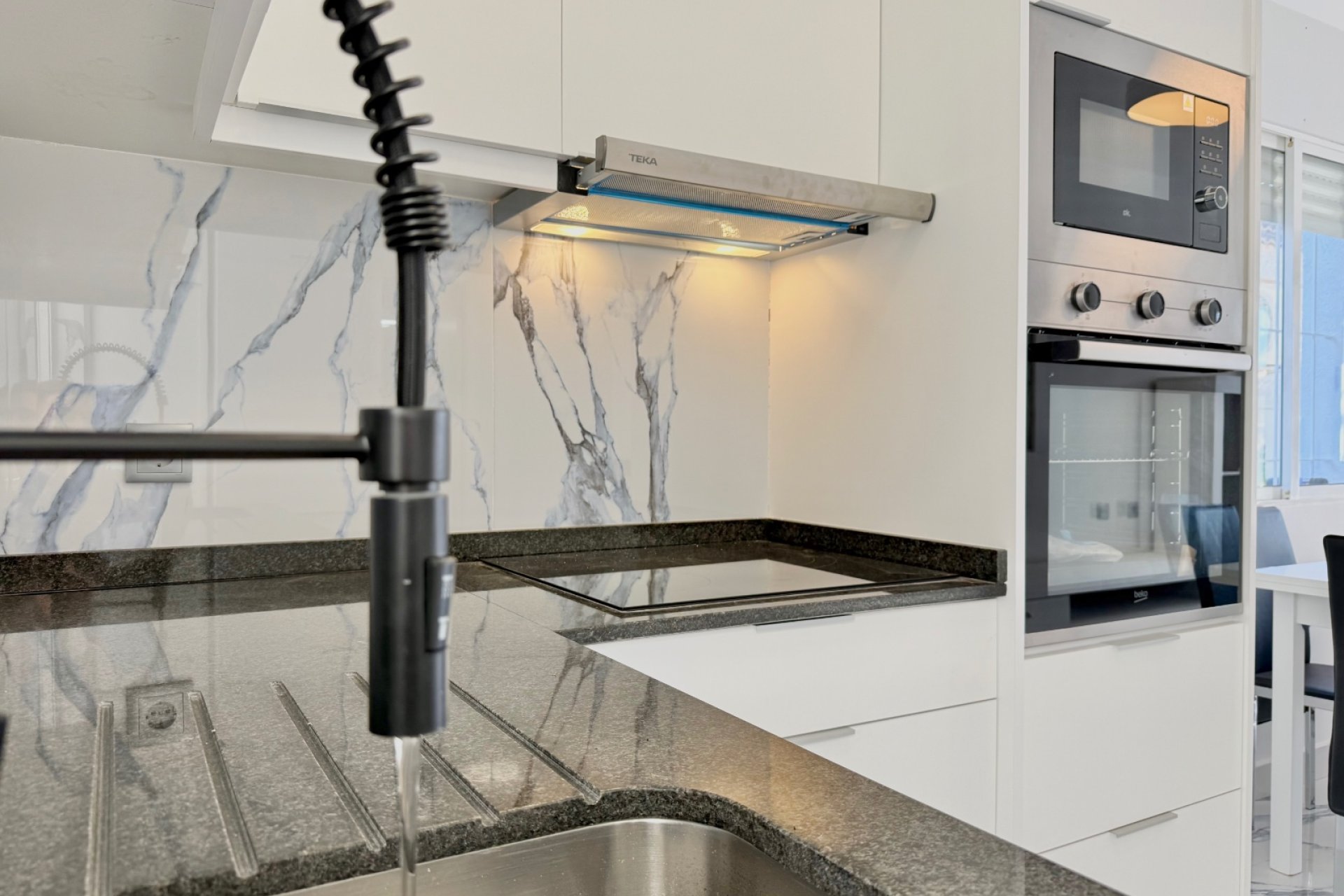 Resale - Villa / Semi-detached -
Torrevieja - El Chaparral