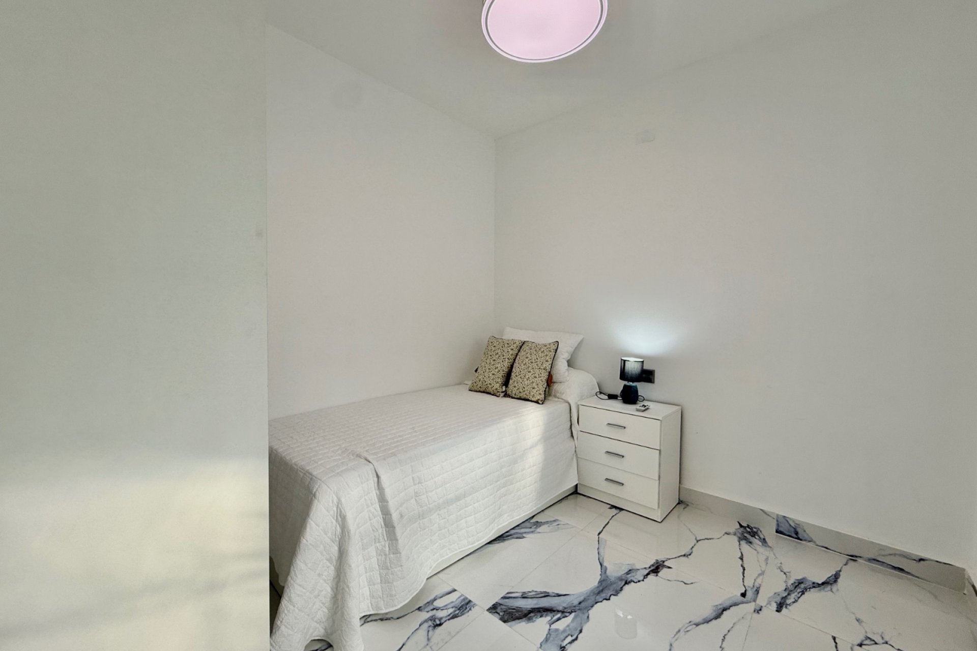 Resale - Villa / Semi-detached -
Torrevieja - El Chaparral