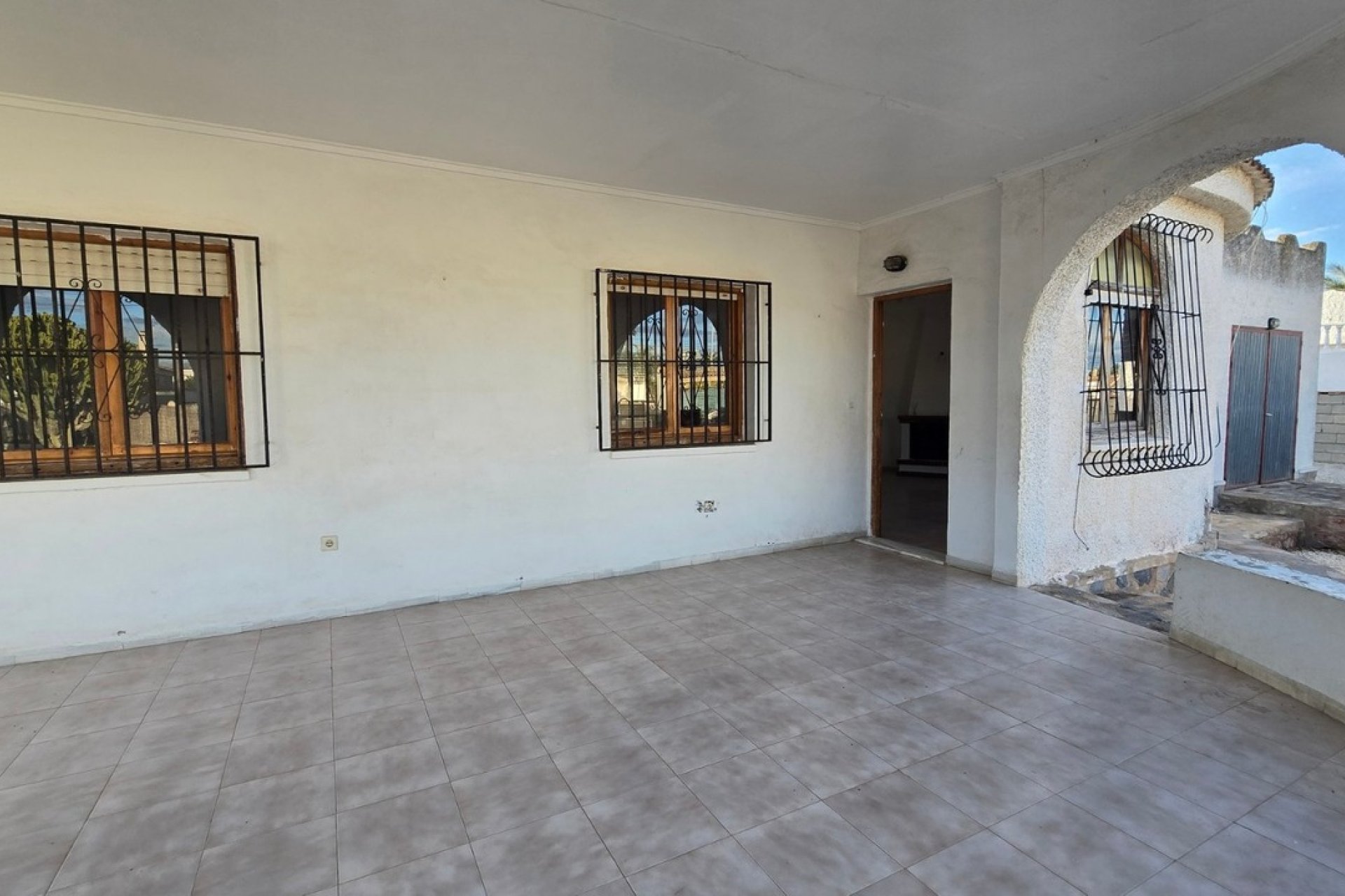 Resale - Villa -
Torrevieja - El Chaparral