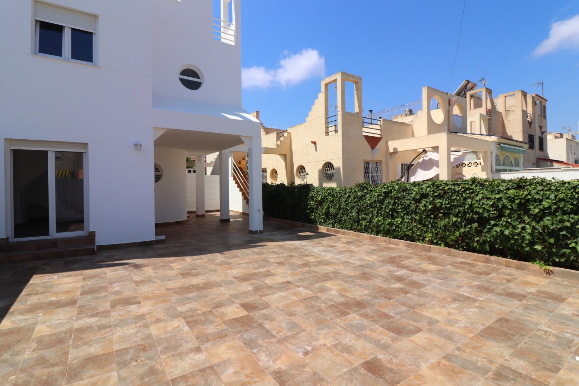 Resale - Villa -
Torrevieja - El Salado