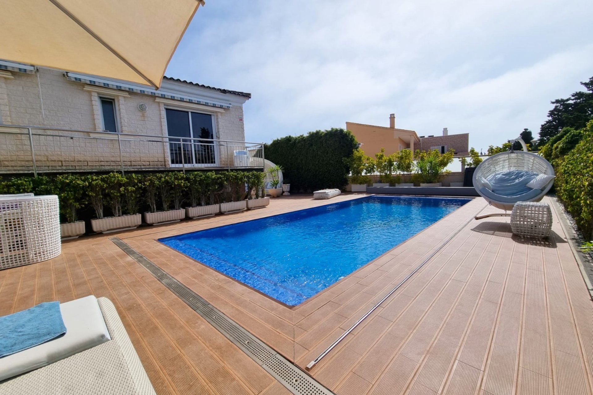 Resale - Villa -
Torrevieja - La Mata
