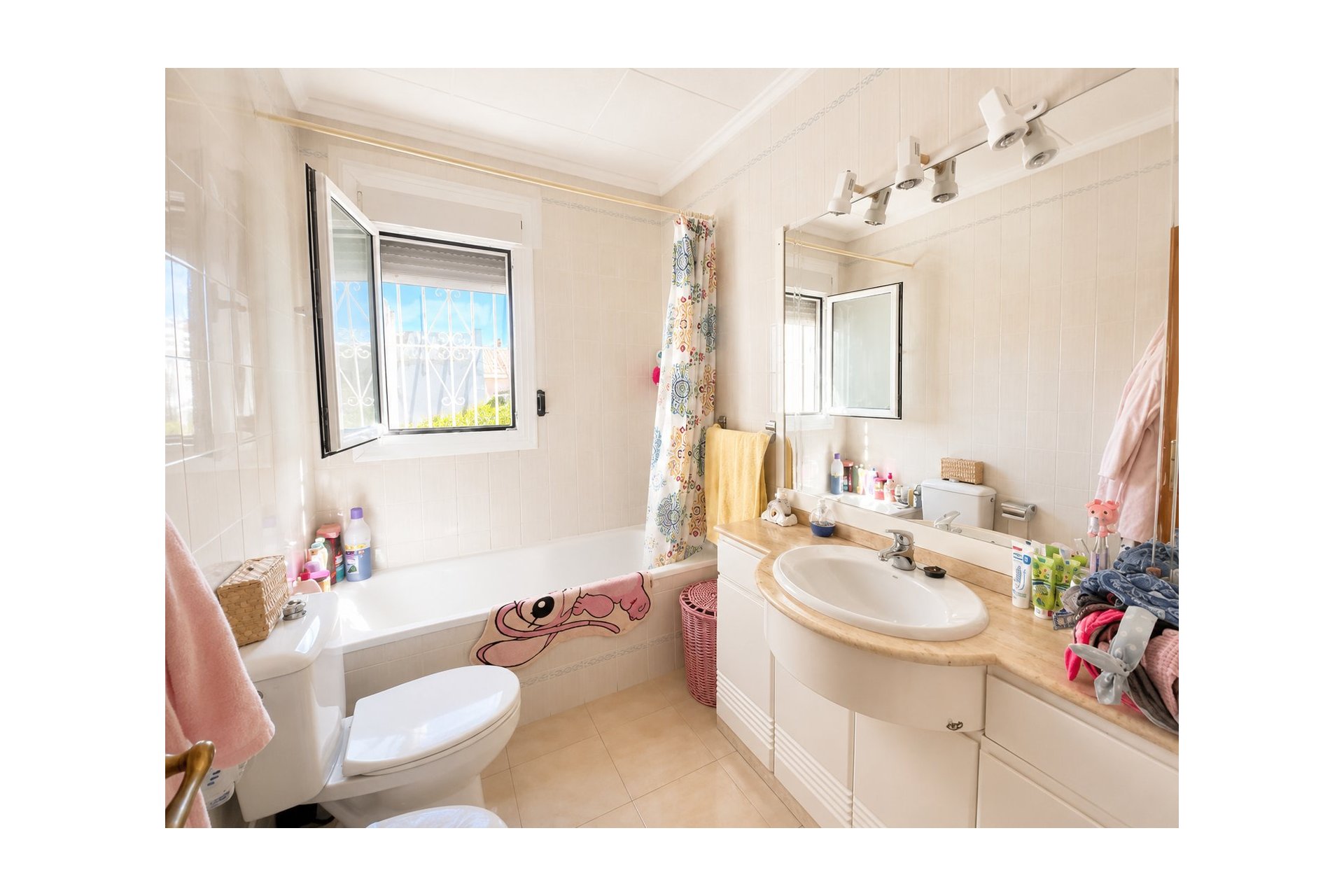 Resale - Villa -
Torrevieja - La Siesta