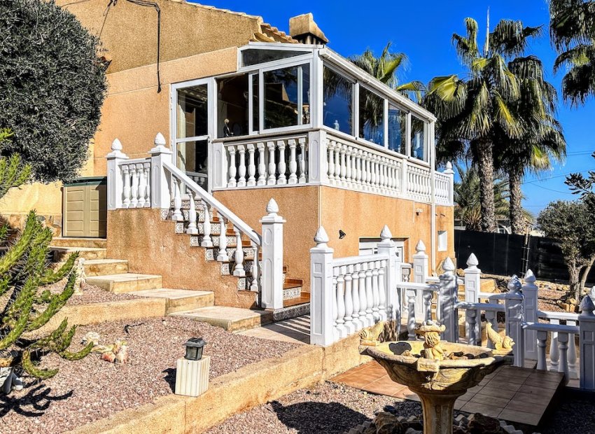 Resale - Villa -
Torrevieja - Los Balcones