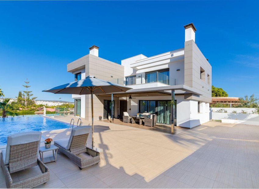 Resale - Villa -
Torrevieja - Los Balcones