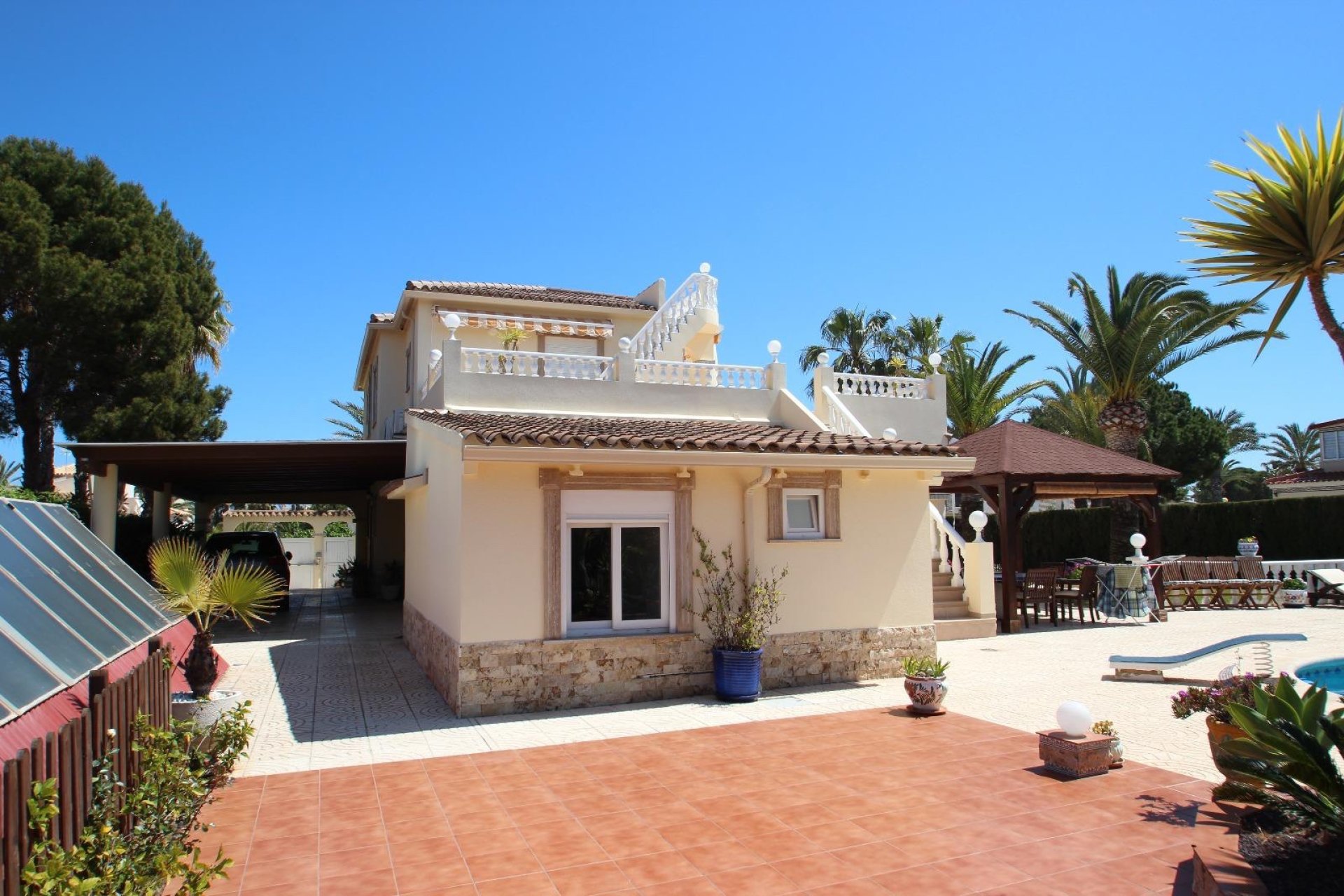 Resale - Villa -
Torrevieja - Punta Prima