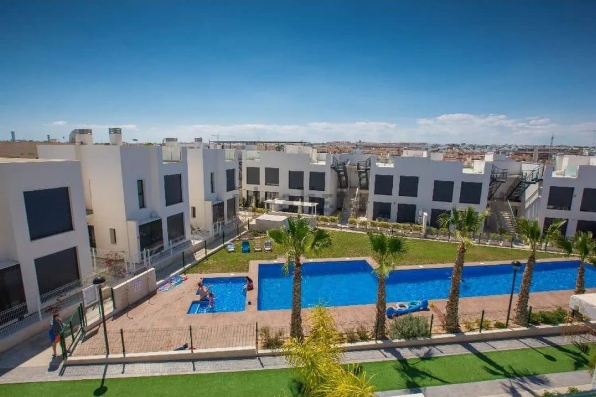 Resale - Villa -
Torrevieja - Punta Prima