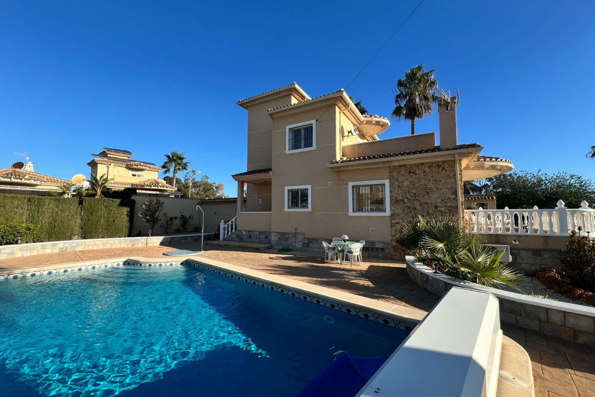 Resale - Villa -
Torrevieja - San Luis