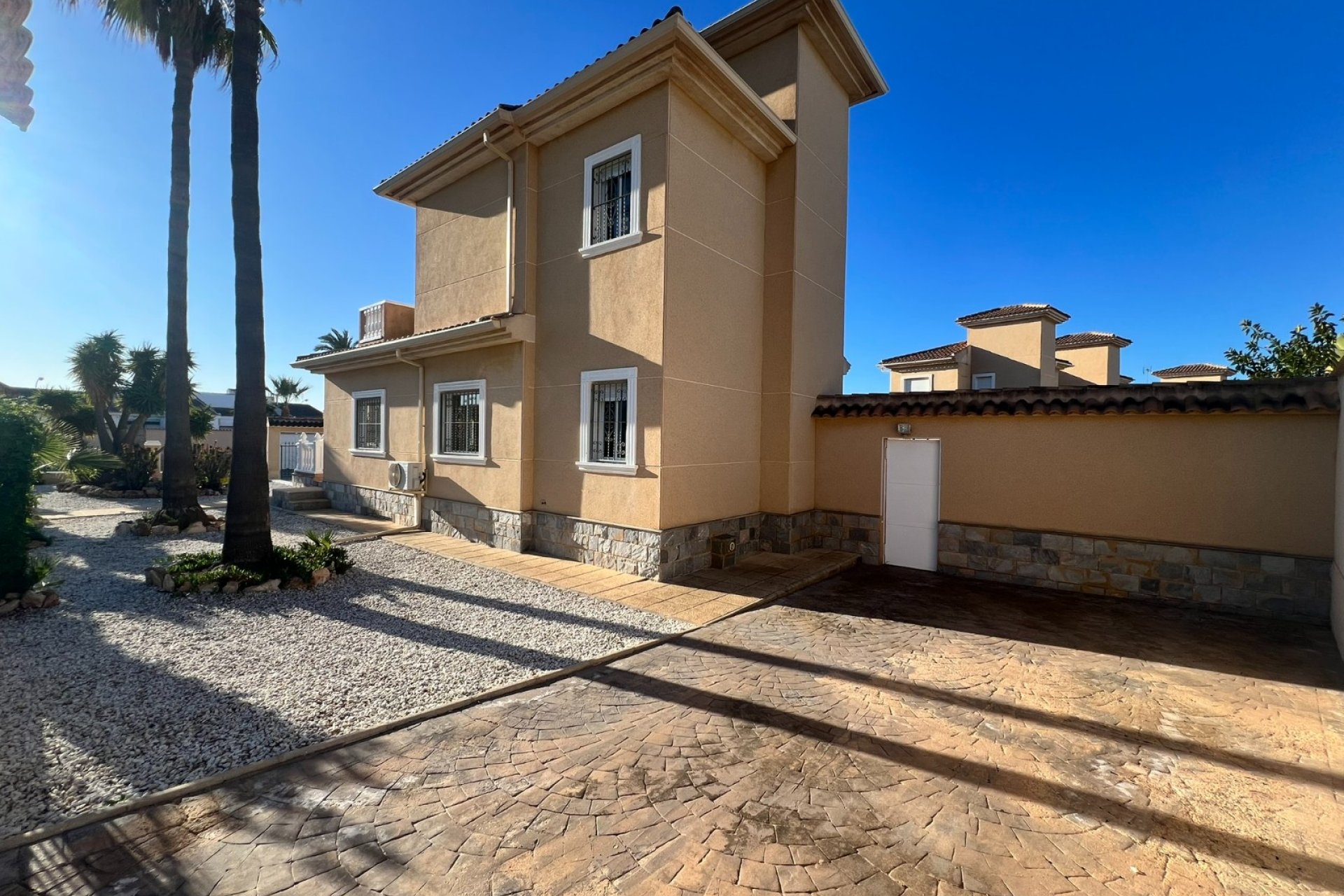 Resale - Villa -
Torrevieja - San Luis