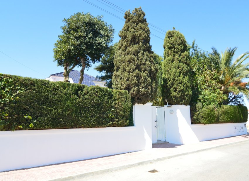 Resale - Villa -
Torrevieja - Torreta Florida