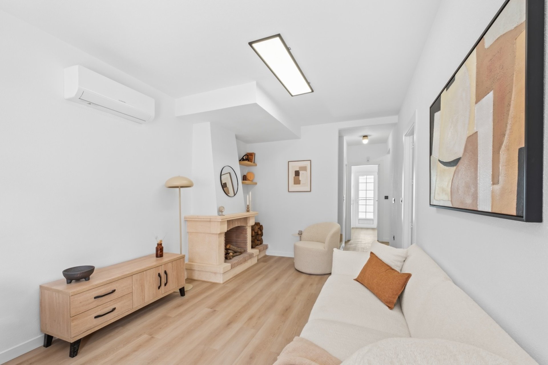 Resale - Villa -
Villamartín - PAU 26