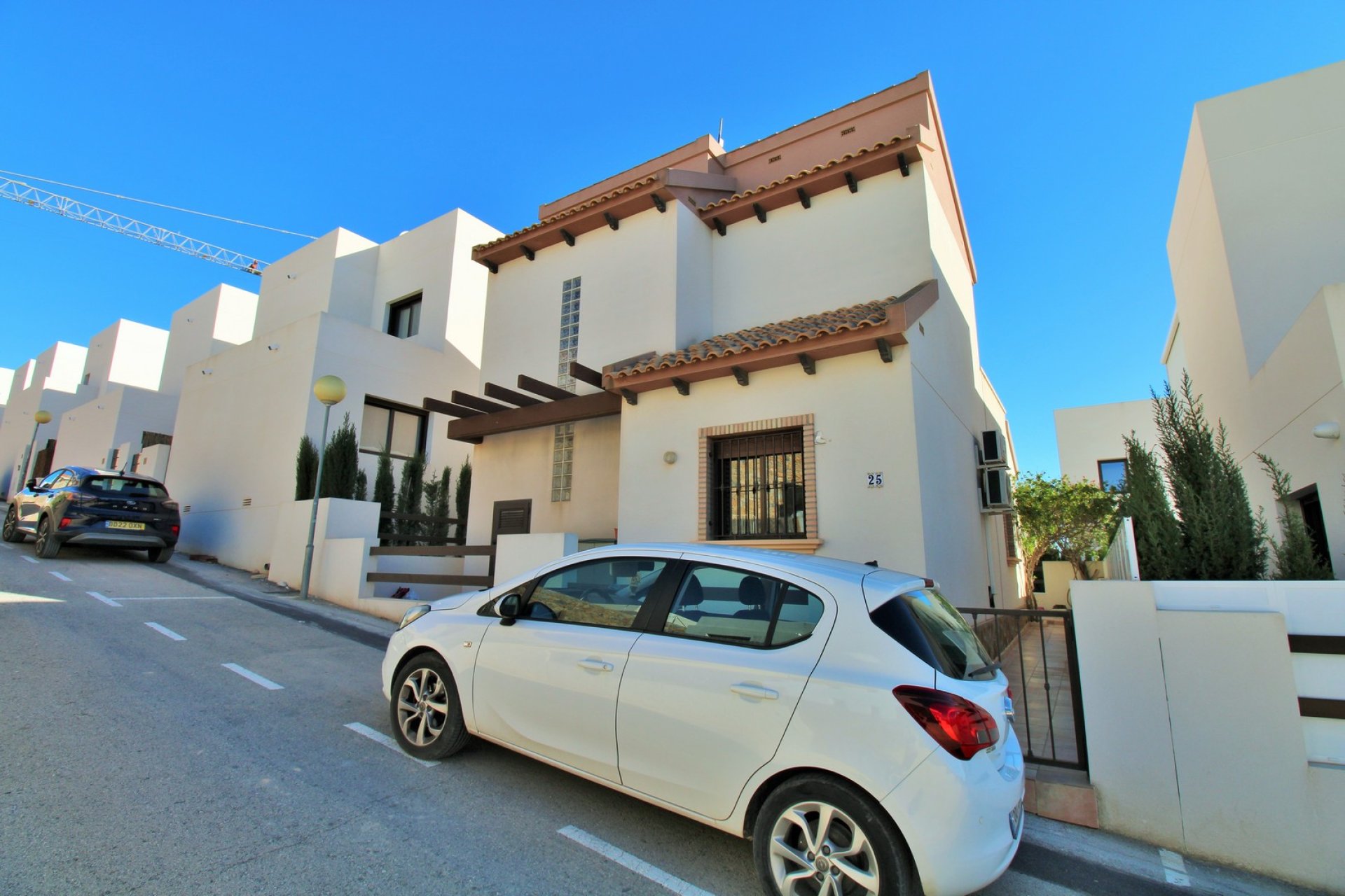 Resale - Villa -
Villamartín - PAU 8