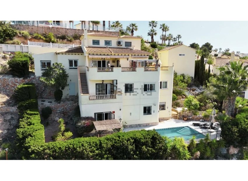 Resale - Villa -
Villamartín - Villamartin