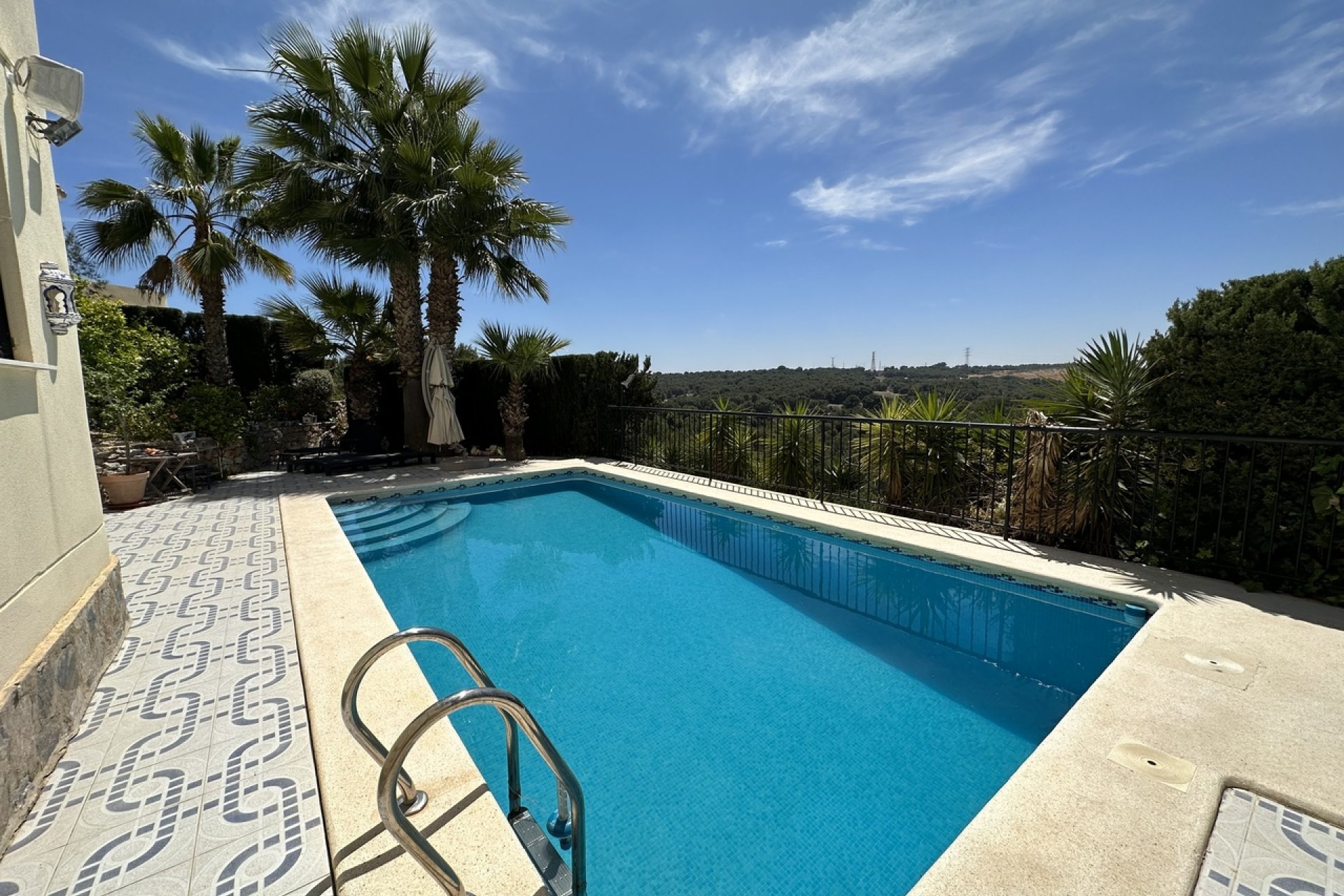 Resale - Villa -
Villamartín - Villamartin