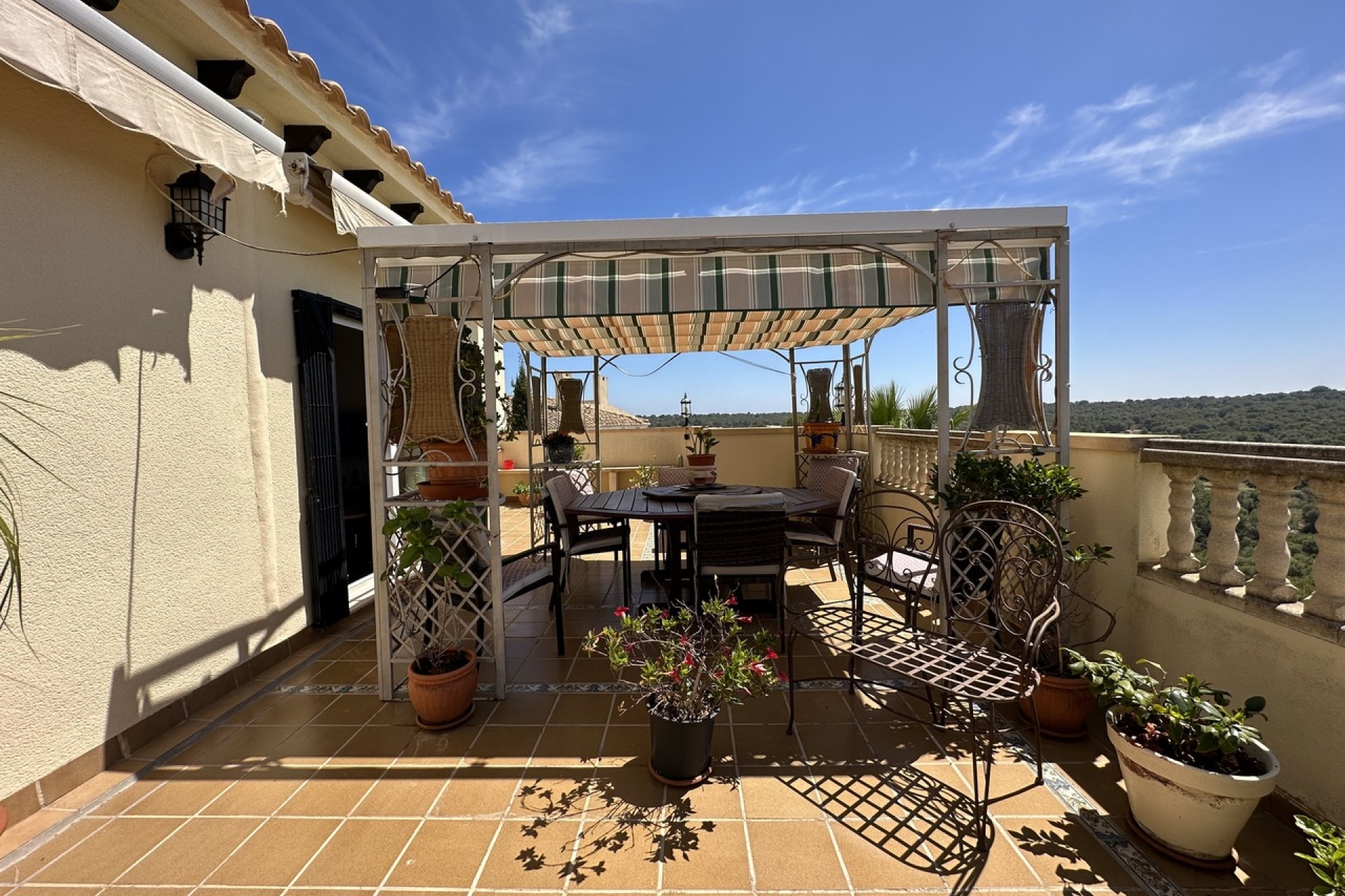 Resale - Villa -
Villamartín - Villamartin