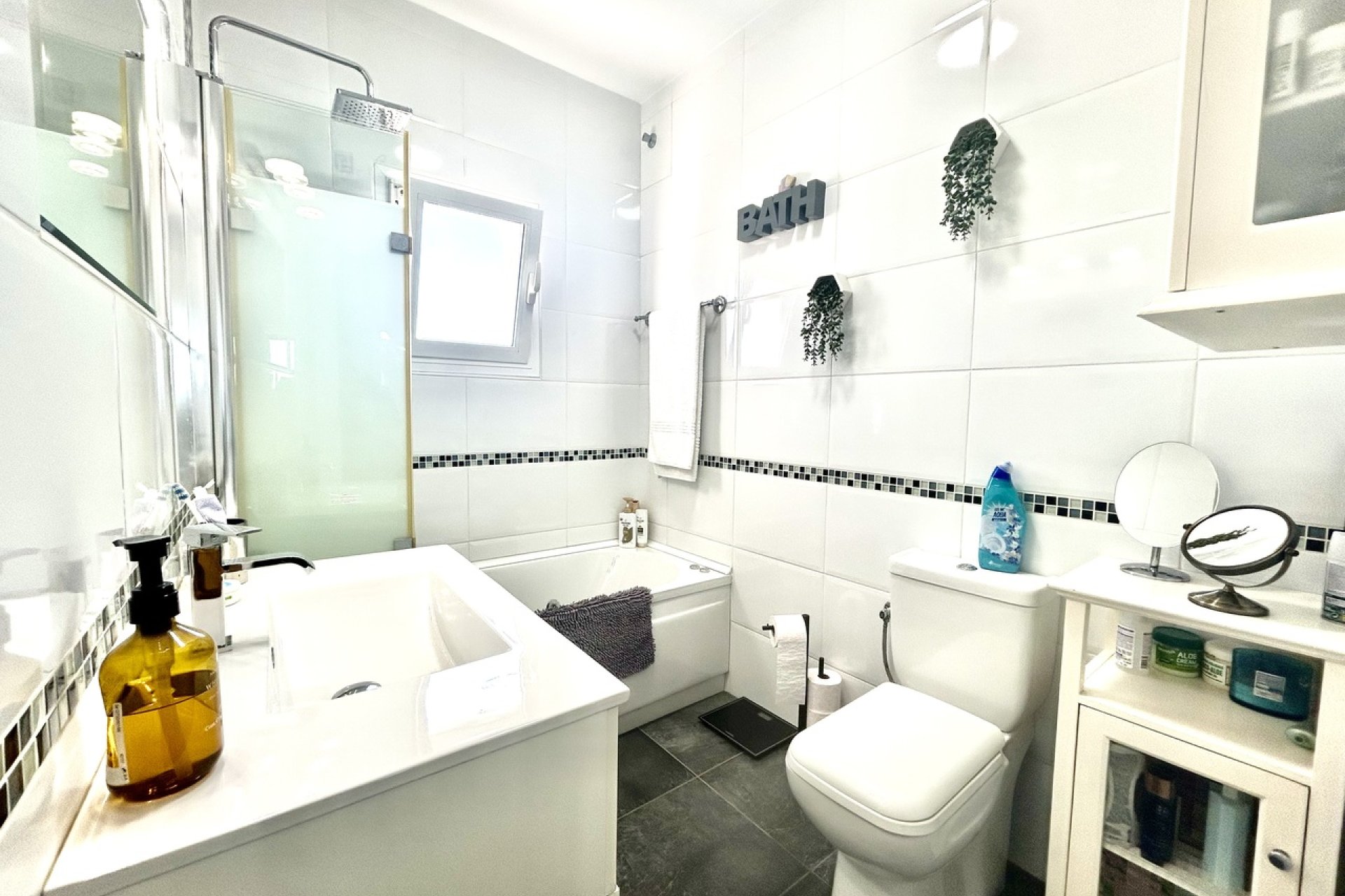 Resale - Villa -
Villamartín - Villamartin