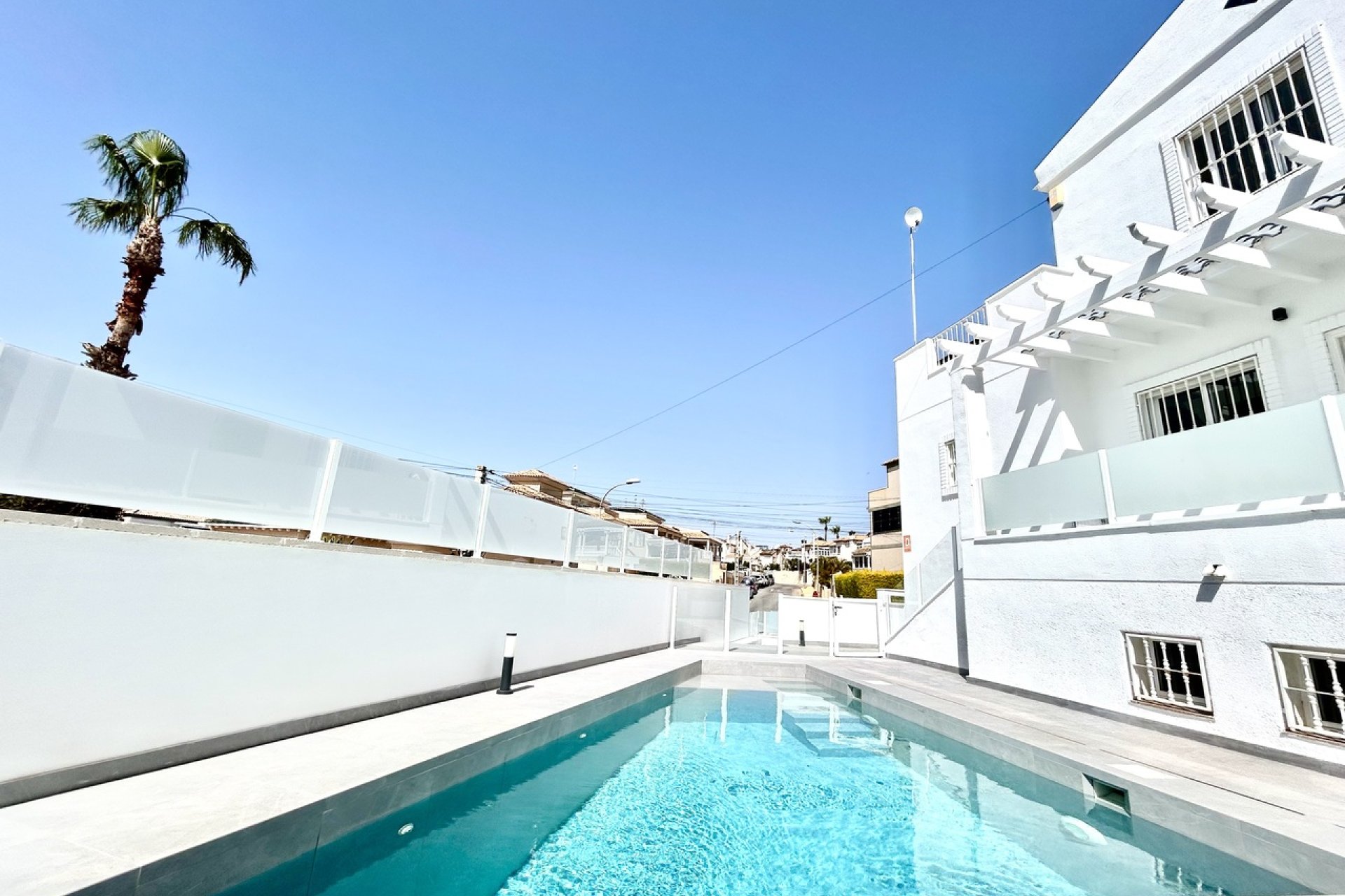 Resale - Villa -
Villamartín - Villamartin