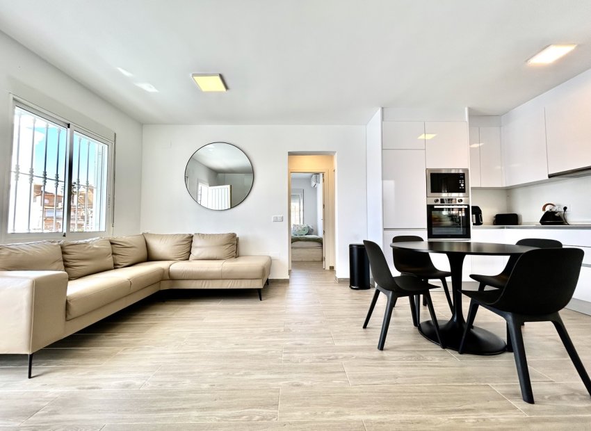 Resale - Villa -
Villamartín - Villamartin