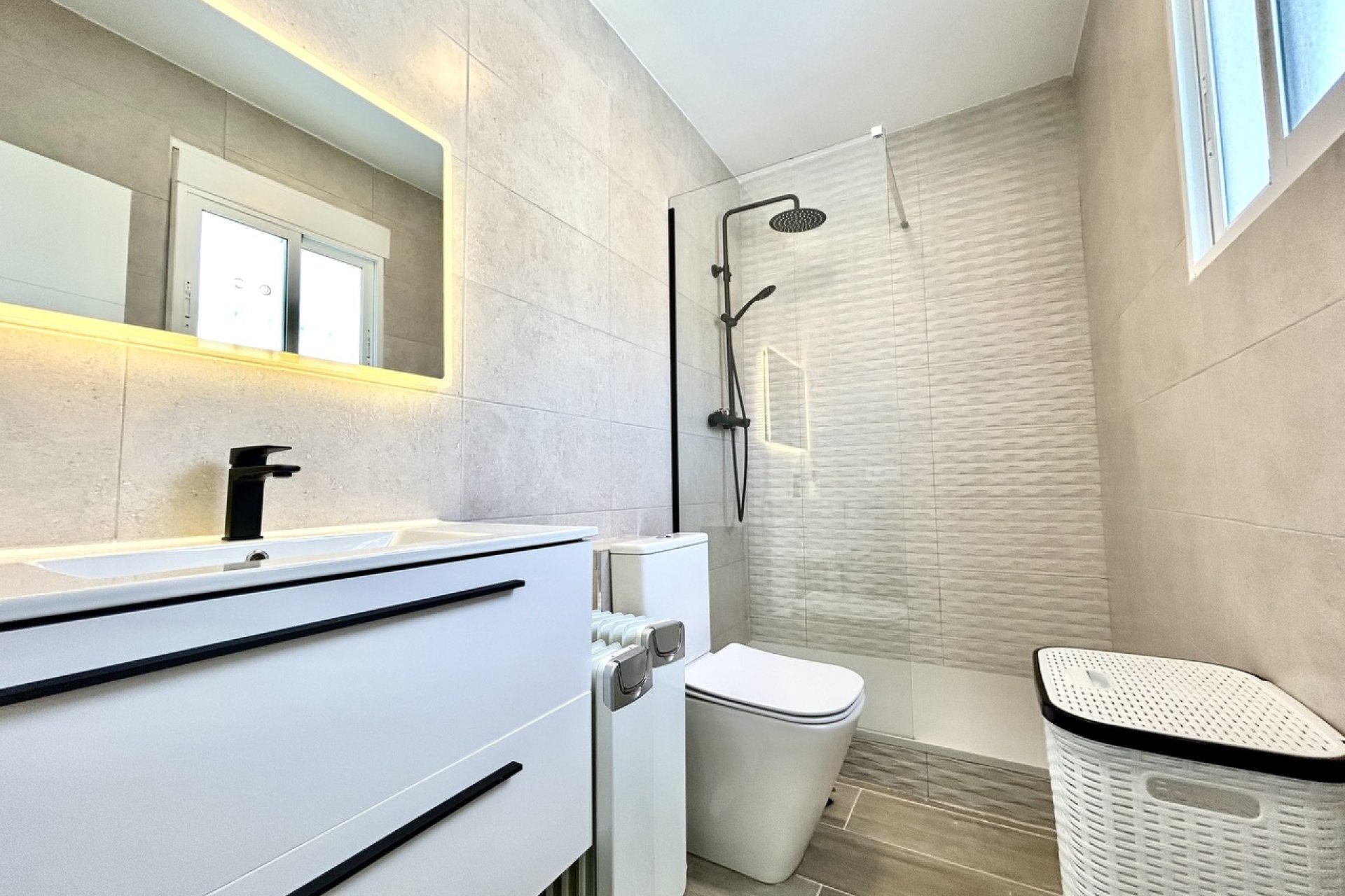Resale - Villa -
Villamartín - Villamartin