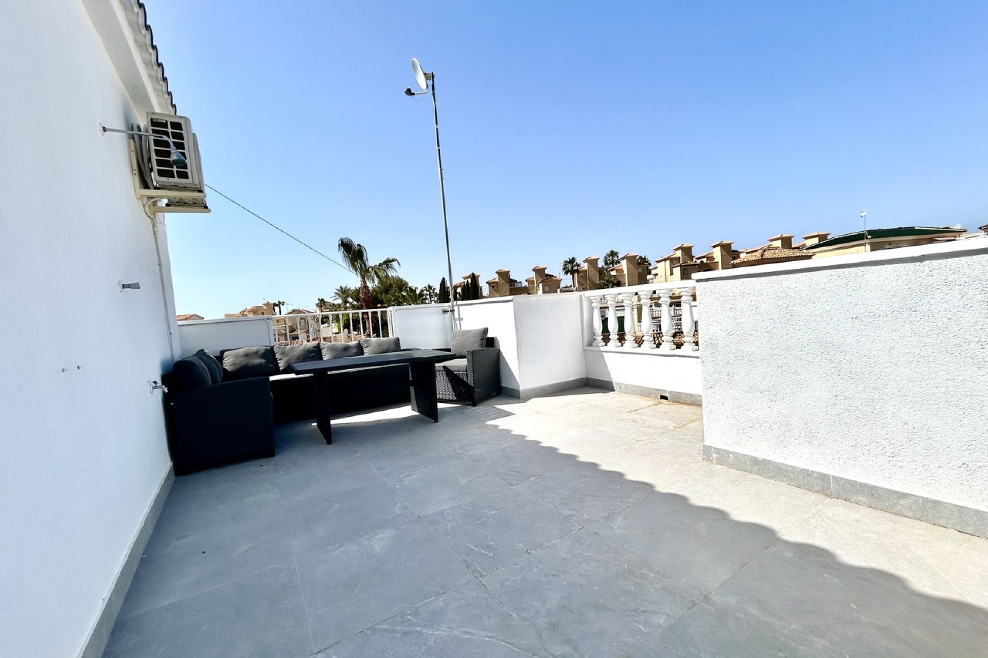 Resale - Villa -
Villamartín - Villamartin
