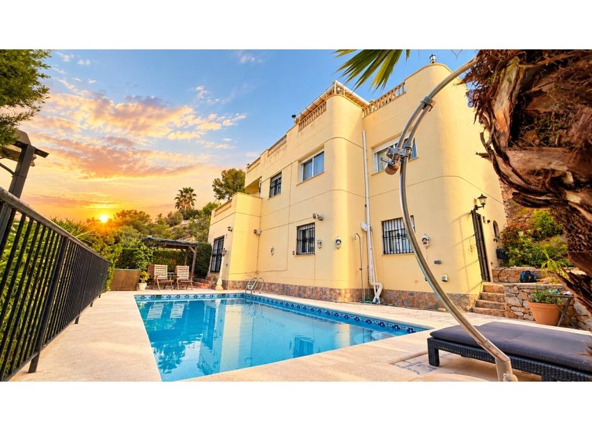 Resale - Villa -
Villamartín - Villamartin