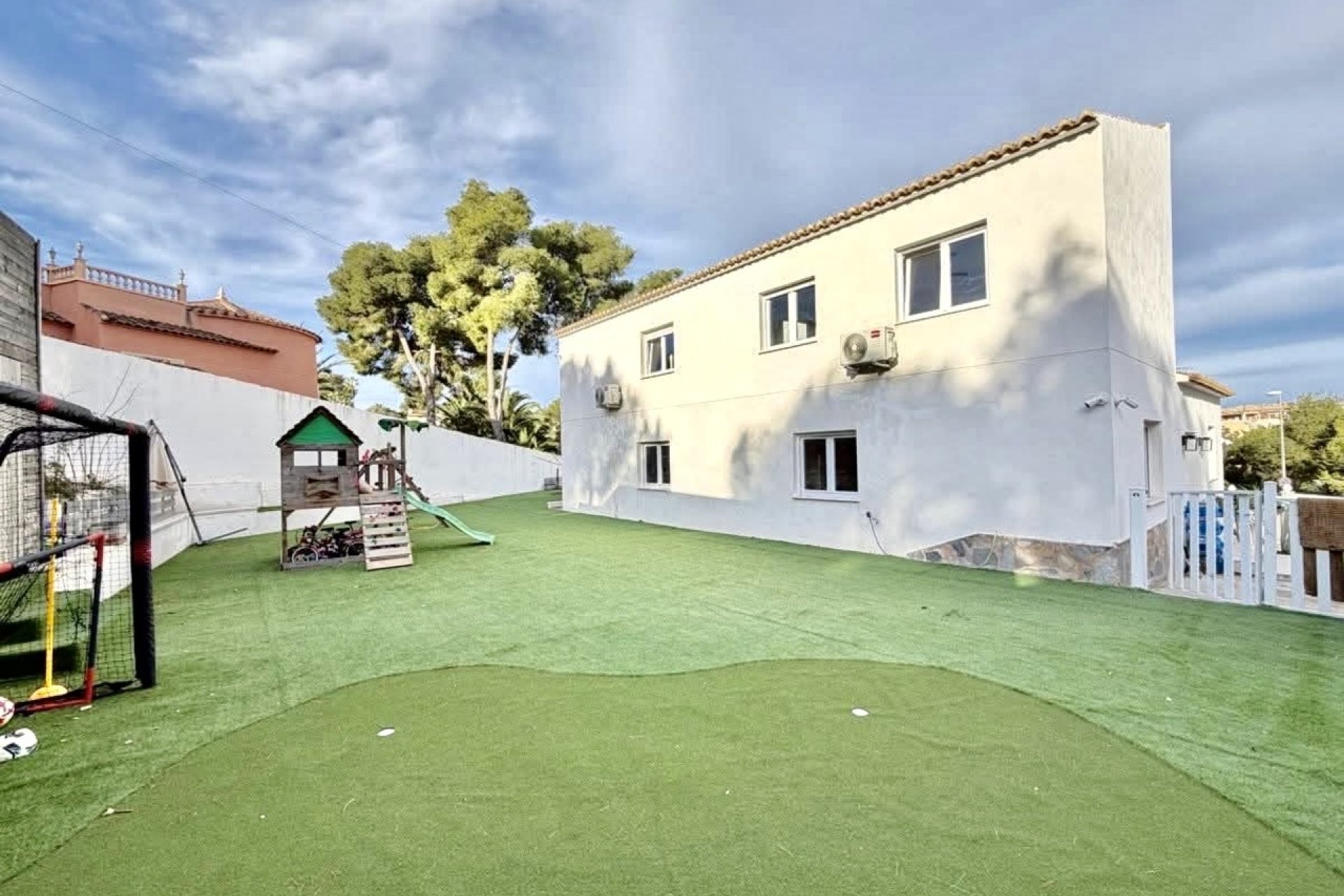 Resale - Villa -
Villamartín - Villamartin