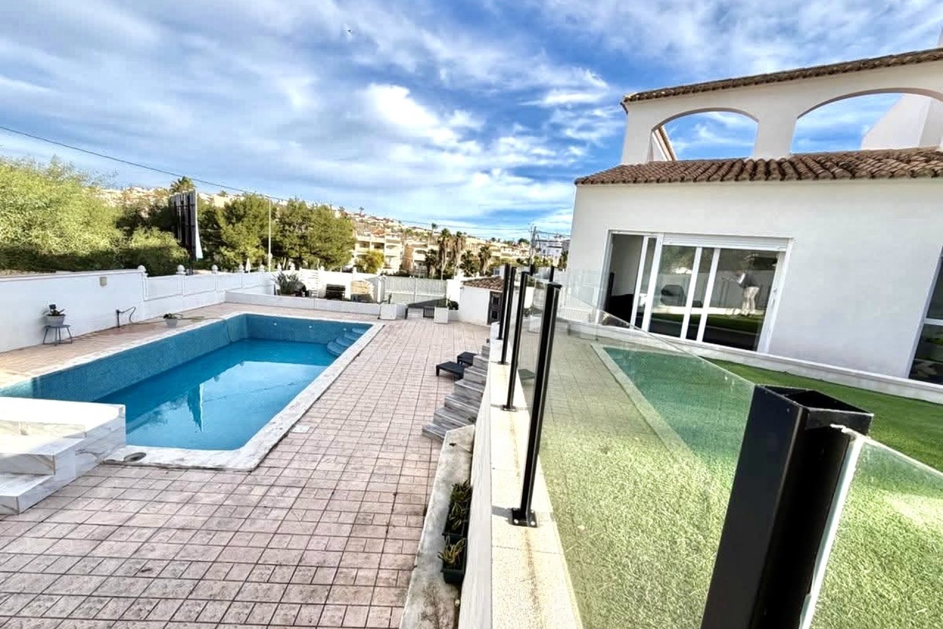 Resale - Villa -
Villamartín - Villamartin