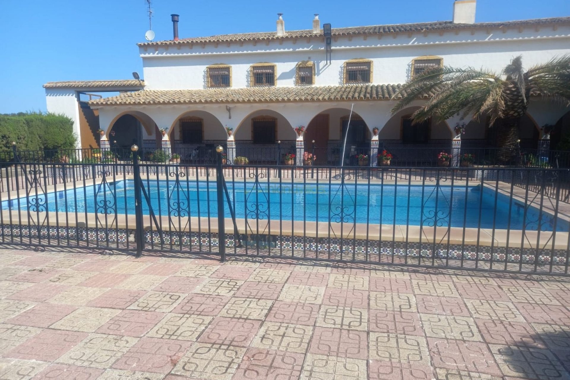 Resale - Villa -
Villena