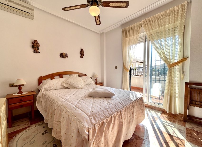 Reventa - Adosado -
Orihuela Costa - La Zenia