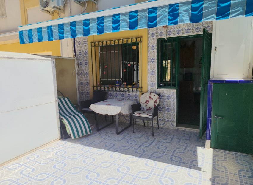 Reventa - Adosado -
Orihuela Costa - La Zenia