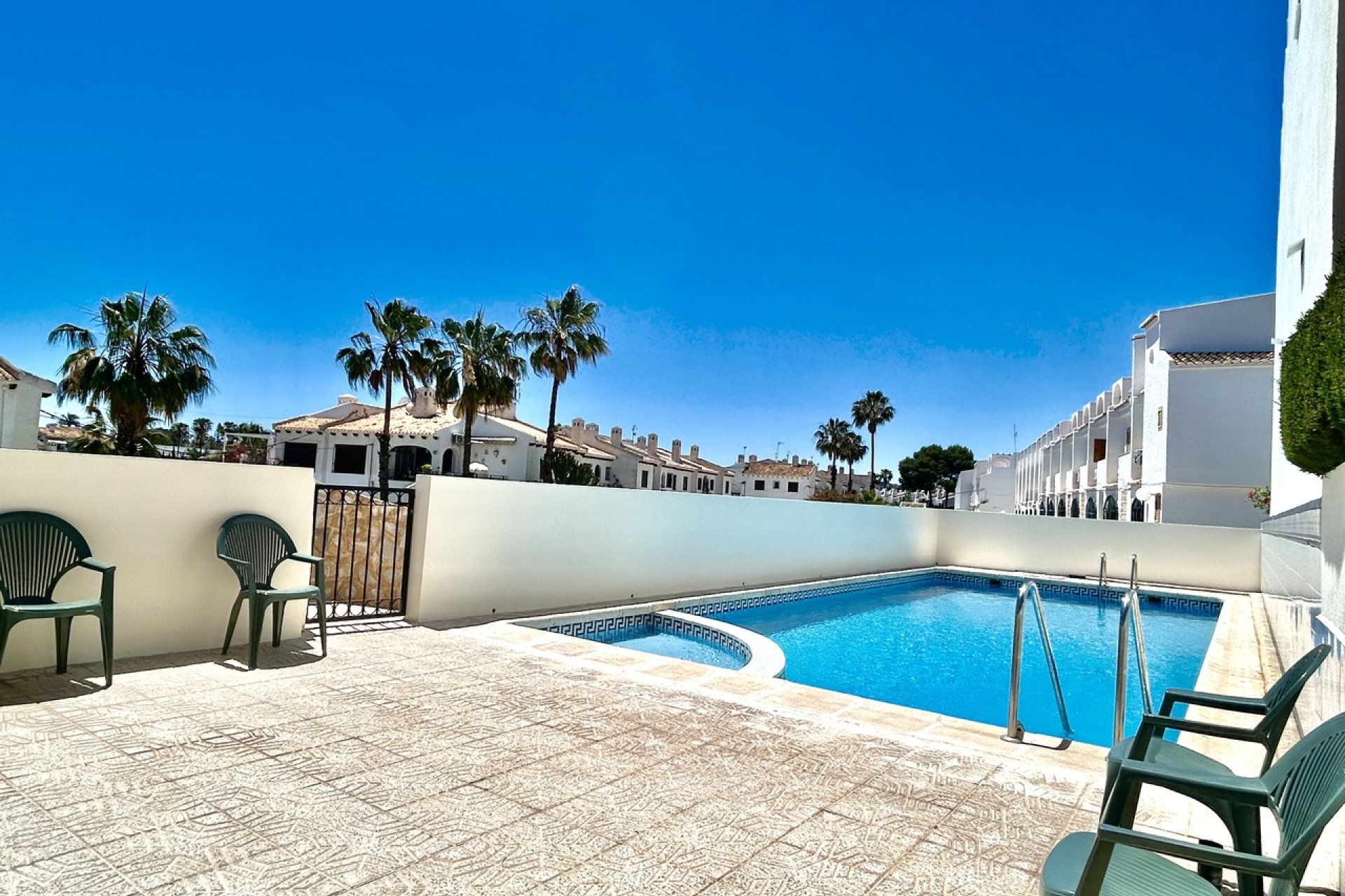 Reventa - Adosado -
Orihuela Costa - La Zenia