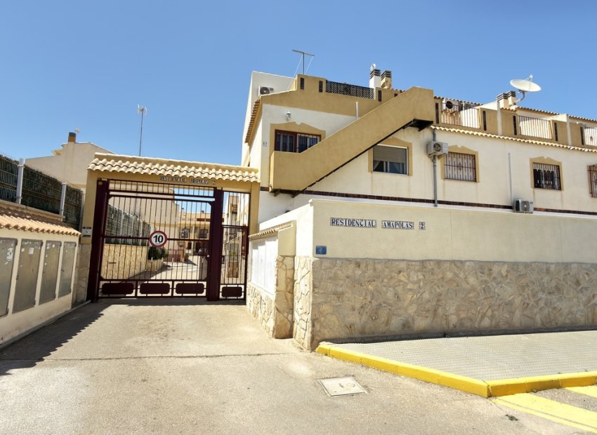 Reventa - Adosado -
Orihuela Costa - La Zenia