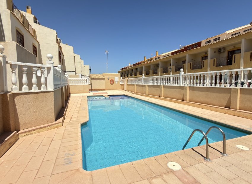 Reventa - Adosado -
Orihuela Costa - La Zenia