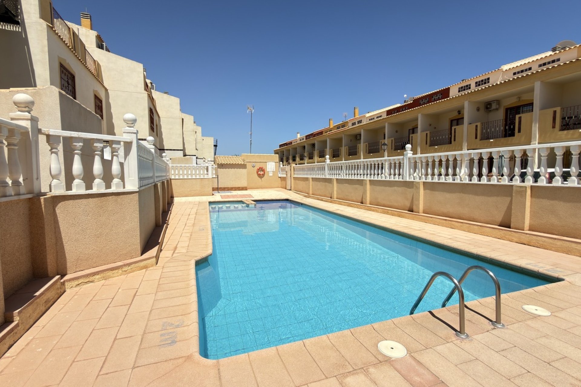 Reventa - Adosado -
Orihuela Costa - La Zenia