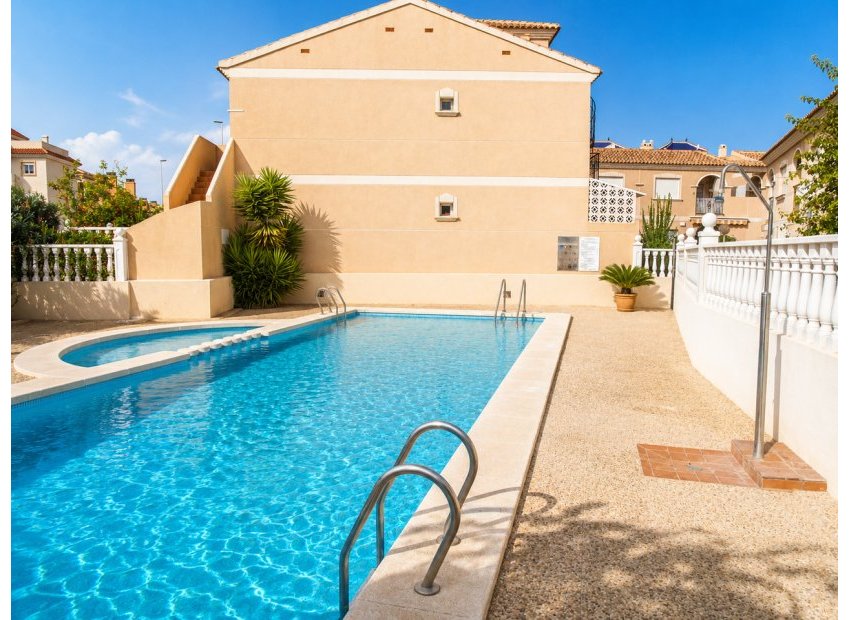 Reventa - Adosado -
Orihuela Costa - La Zenia