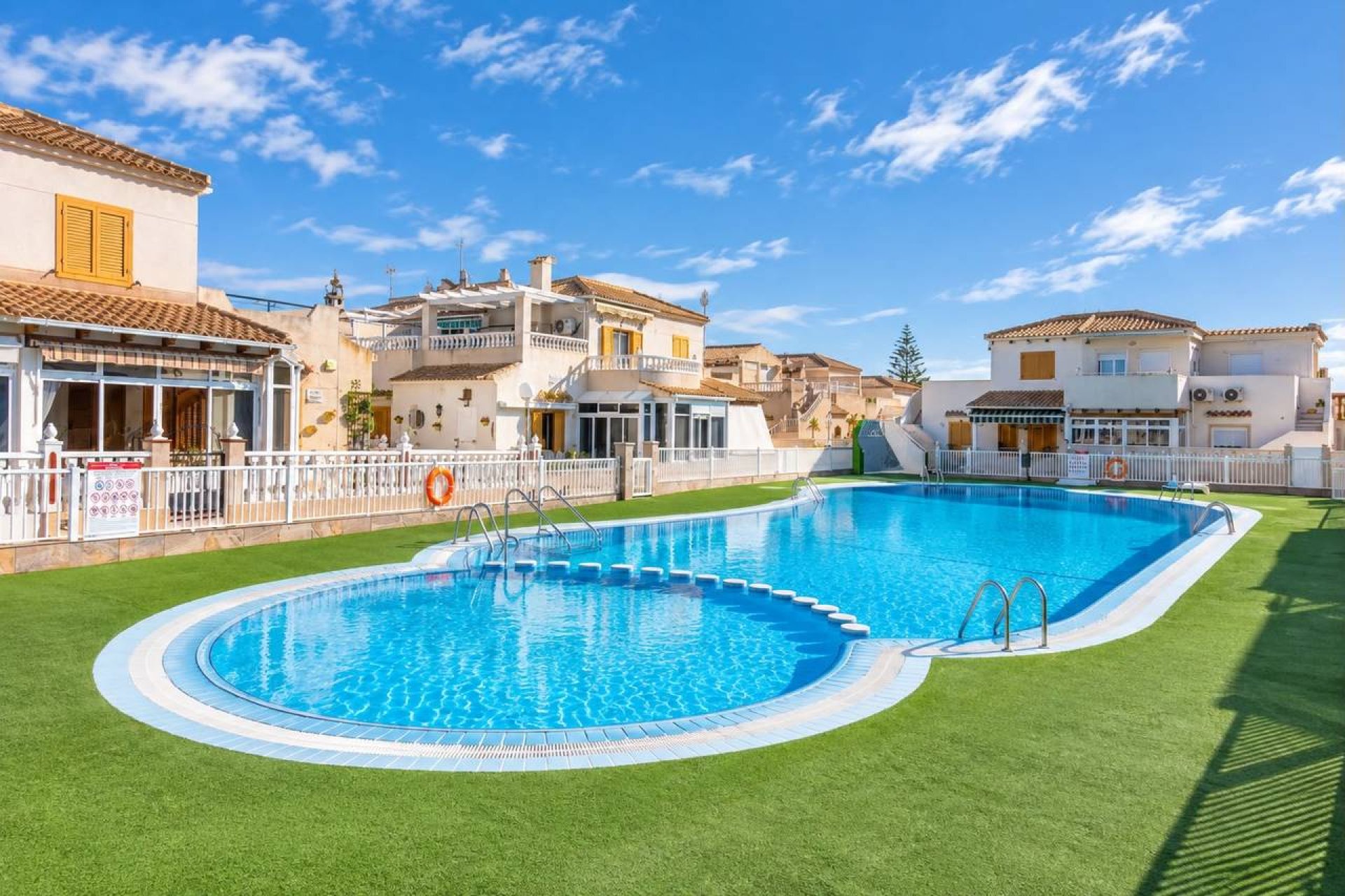 Reventa - Adosado -
Orihuela Costa - Playa Flamenca