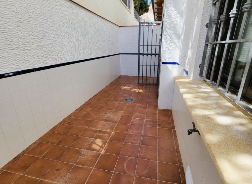 Reventa - Adosado -
San Miguel de Salinas