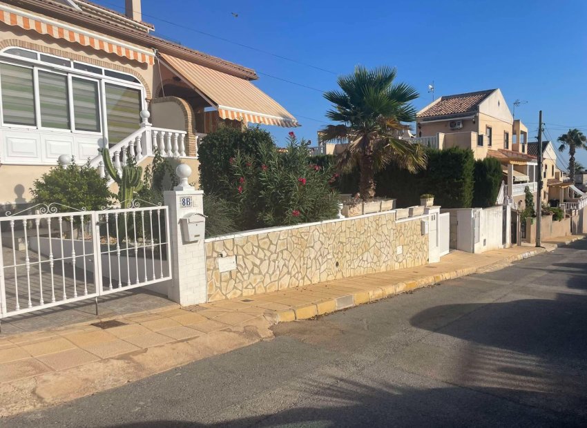 Reventa - Adosado -
San Miguel de Salinas