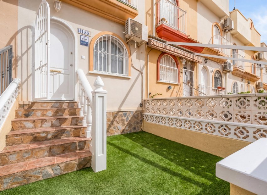 Reventa - Adosado -
Torrevieja - La Florida