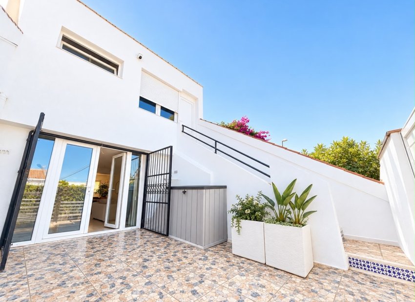 Reventa - Adosado -
Torrevieja - Los Balcones