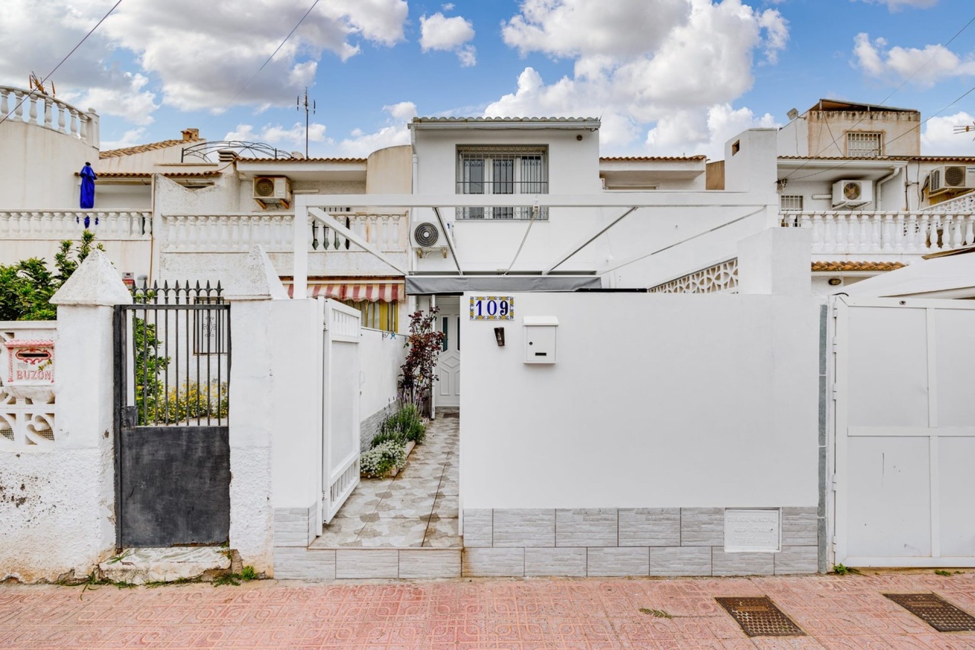 Reventa - Adosado -
Torrevieja