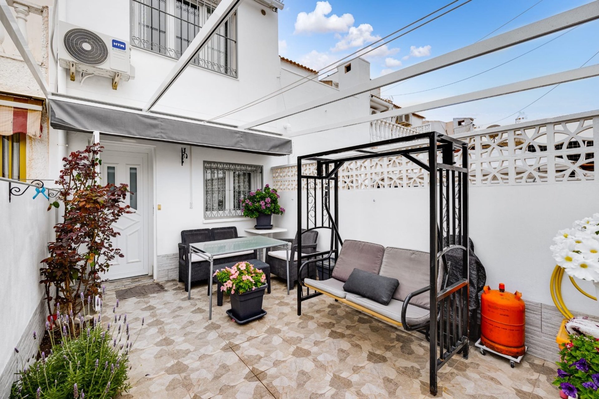 Reventa - Adosado -
Torrevieja