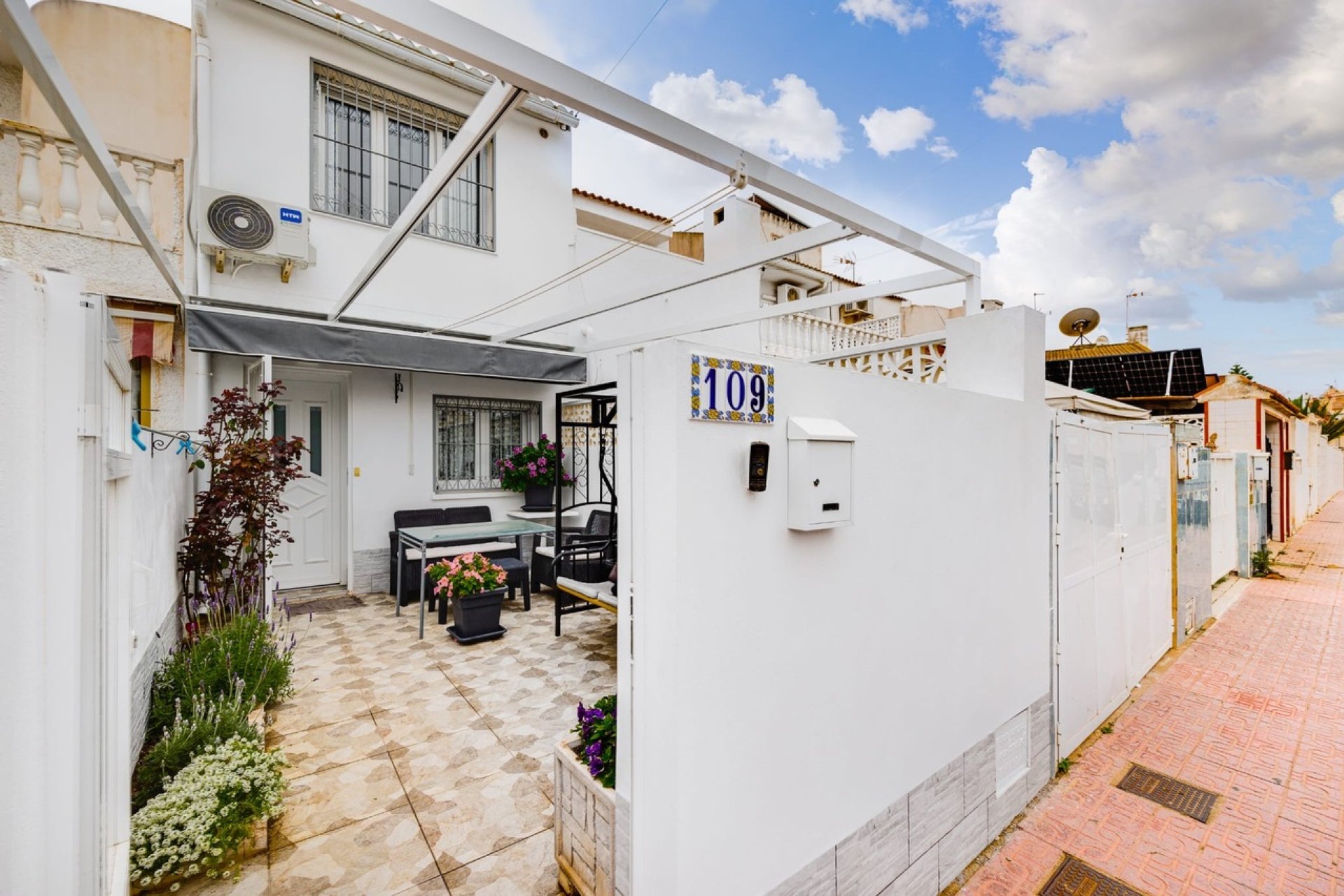 Reventa - Adosado -
Torrevieja