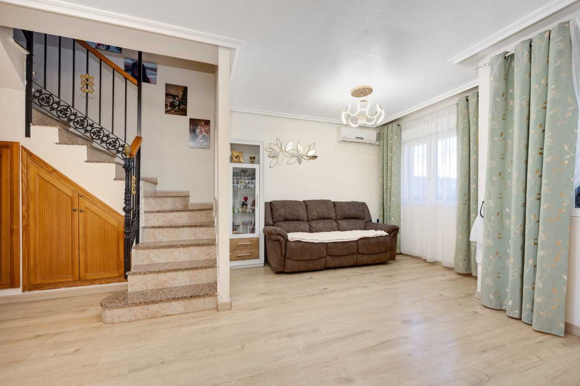Reventa - Adosado -
Torrevieja