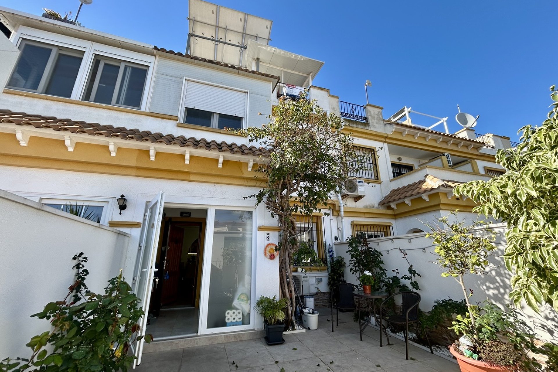 Reventa - Adosado -
Torrevieja