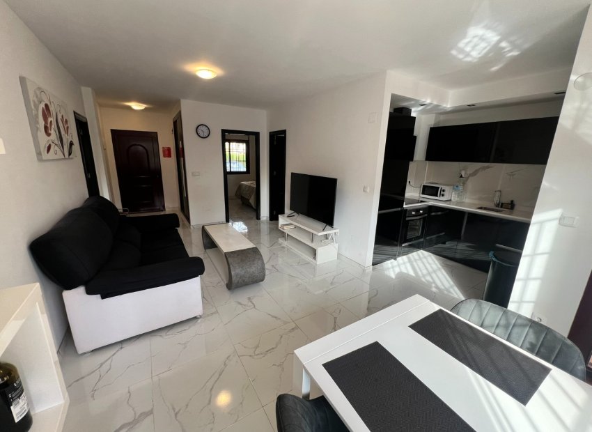 Reventa - Adosado -
Torrevieja