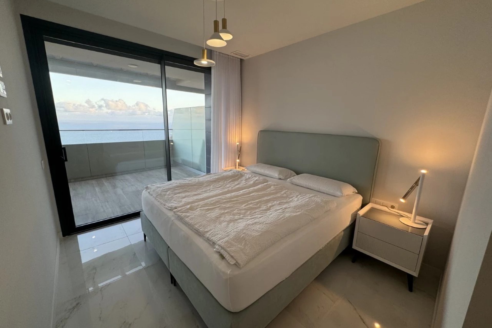 Reventa - Apartamento / piso -
Benidorm - Zona de Poniente