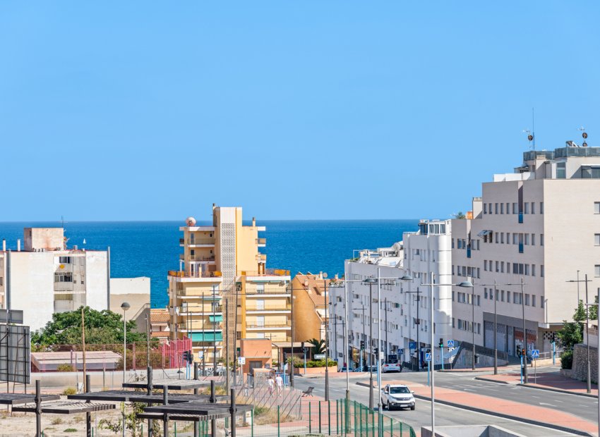 Reventa - Apartamento / piso -
El Campello - El Amerador